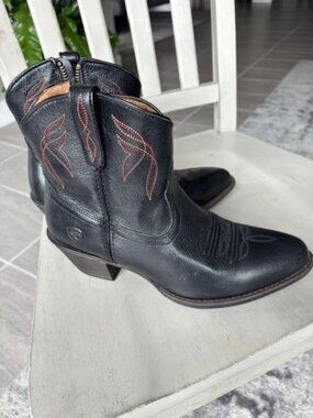 ARIAT Ankle Boots.